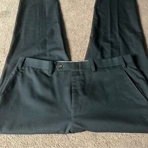 Men’s CHAPS dress Pants 36x30 Black Flat Front Straight Leg Bottom Pockets.